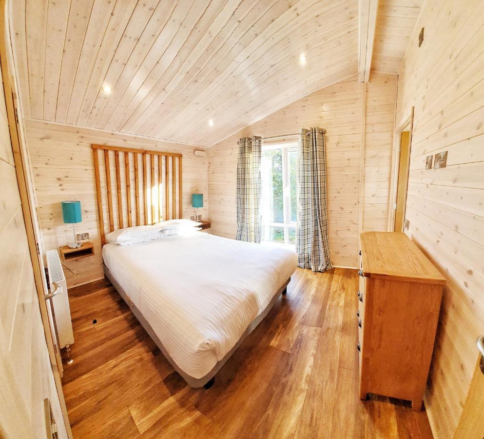 Skyline Lodge Loch Lomond Castle Lodges Balloch Dış mekan fotoğraf