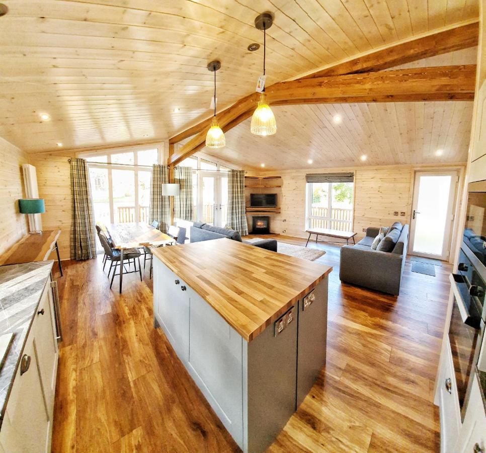 Skyline Lodge Loch Lomond Castle Lodges Balloch Dış mekan fotoğraf